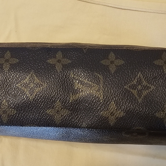 LOUIS VUITTON Compiegne 28 Clutch Bag - Picture 11 of 16